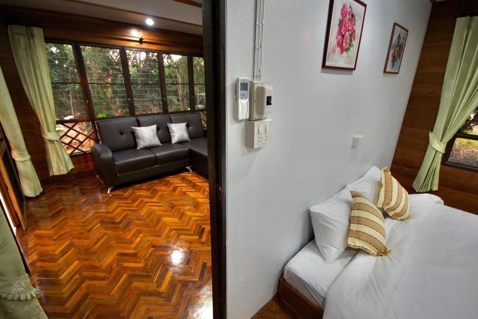 เรือนสารภี Apartment Phrae Exterior foto