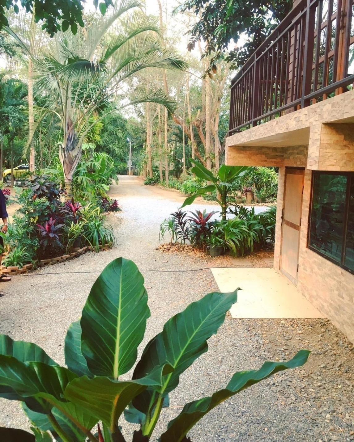 เรือนสารภี Apartment Phrae Exterior foto