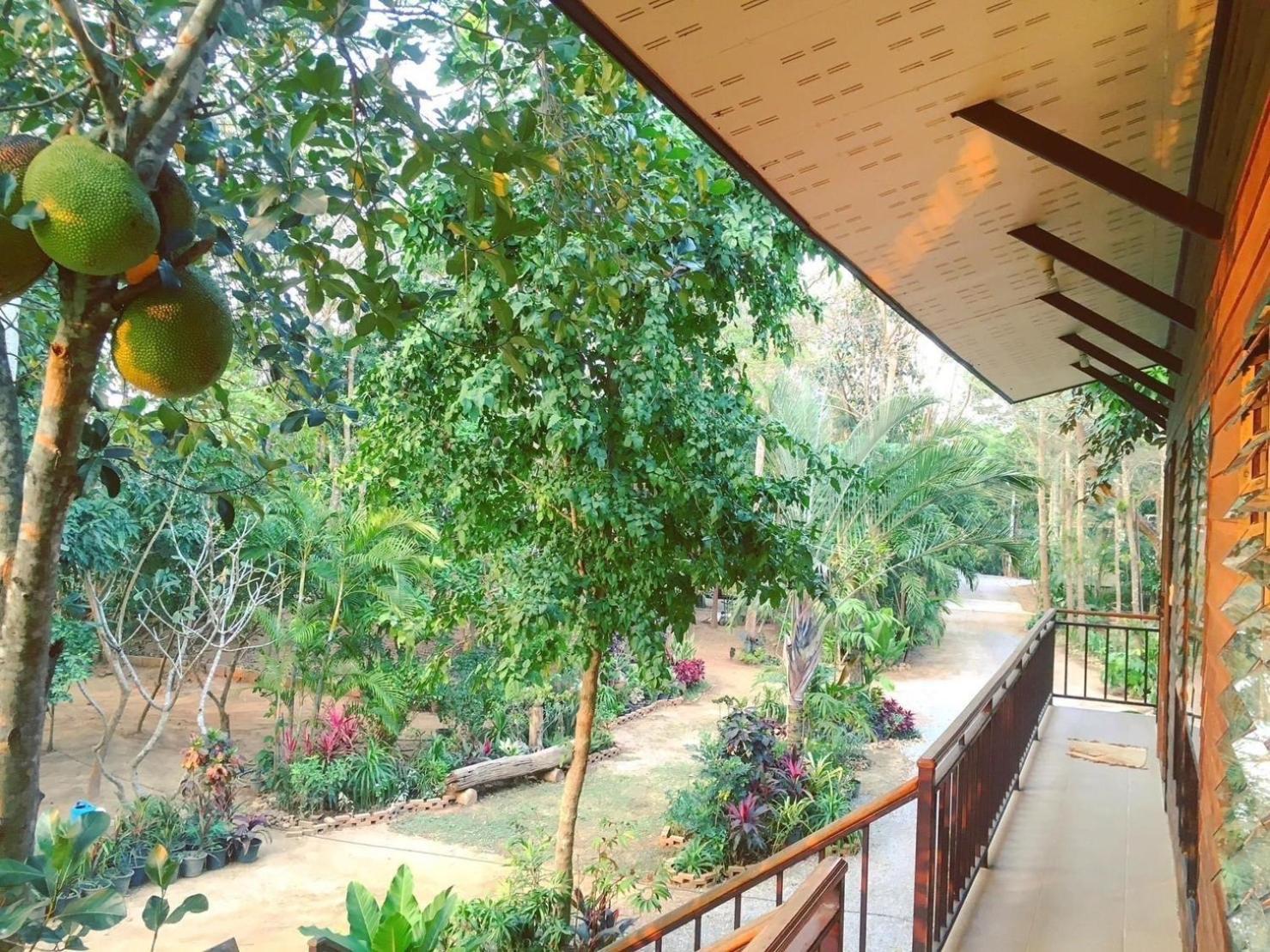 เรือนสารภี Apartment Phrae Exterior foto